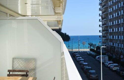 Beachfront Apartment with Pool and Garden S Abanell Blanes - Foto 10