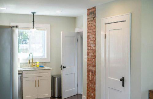 Jefferson & Grounds 3BR Steps from HWS and Hot Tub - Foto 22