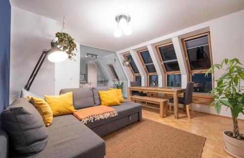 Loft mit Balkon im Historischen Altbau am Marktplatz - 75qm, DisneyPlus, 300mbs Internet - Foto 1