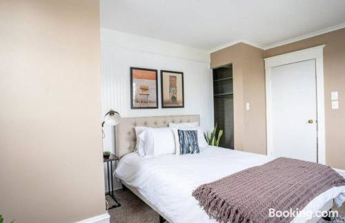 AC 6BR2BA Quiet Island House Near Casinos - Foto 28