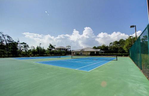 Cute Little Cottage! Perfect Getaway! 2 Pools! Sleeps 4! - Foto 23