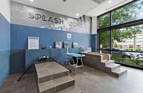 Beautiful 1BD - 5Min DT, Gym, Parking, W-D - Sleeps 6 - Foto 6