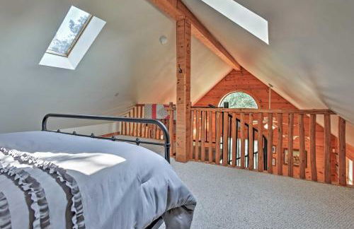 Hillside Cabin on 43 Acres with Private Lake and View! - Foto 11