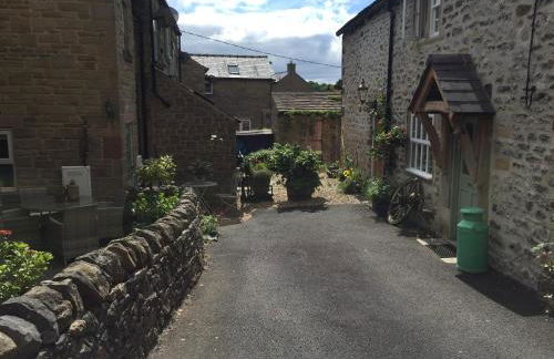 Carr’s cottage Eyam Peak District, - Photo 45