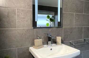 Modern and spacious house with Hot Tub - Foto 32