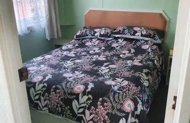 On farm Chalet, sleeps 6, Rhoshirwaun - Foto 6