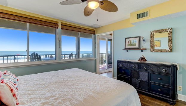 Beach Style Condo Includes Google Mini Home And Beach Access 2 Bedroom Condo by RedAwning - Foto 4, Habitación