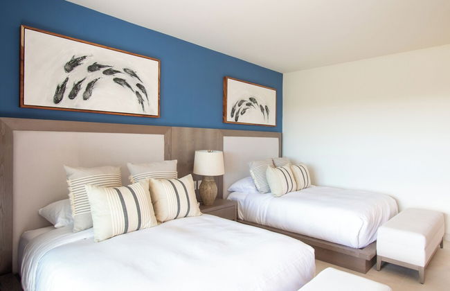 El Encanto exclusive condo private pool - Photo 9