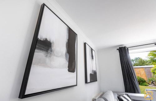 Cosy 5 bedroom house - Central By Valore Property Services - Photo 34