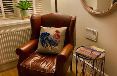 Delightful 3 bed cottage with hot tub & sea views. - Photo 36