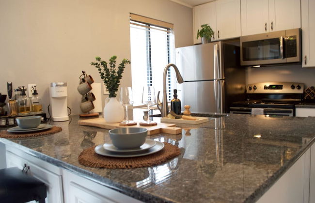 French Inspired Stay Fireplace Coffee bar Cozy - Foto 21