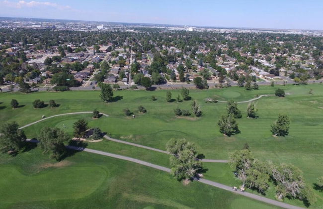 The Retro Escape City Park Hot Tub & Movie Theater - Foto 18