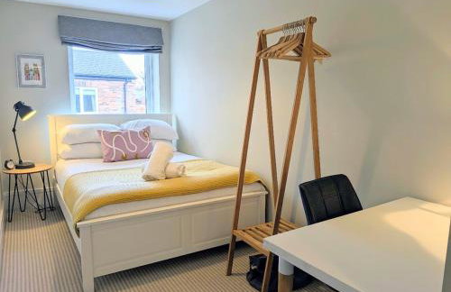 Compton Apartment with free parking - Photo 24