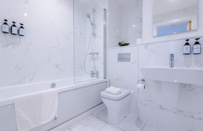 Sleek Apartment near the City Center - Foto 26