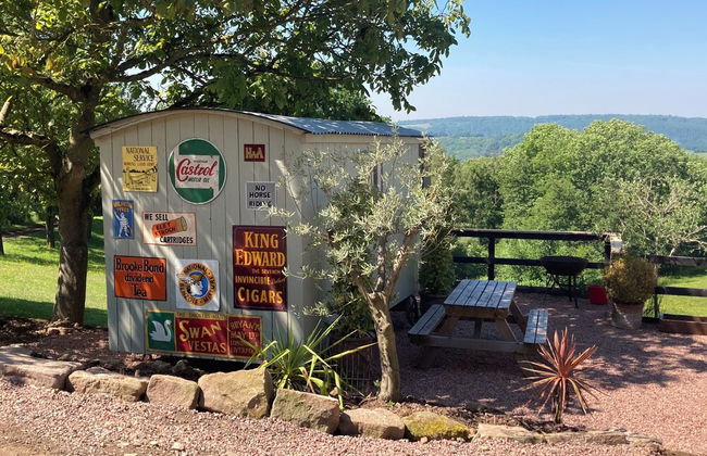 Outstandingly Situated Cosy Shepherds Hut - Photo 21