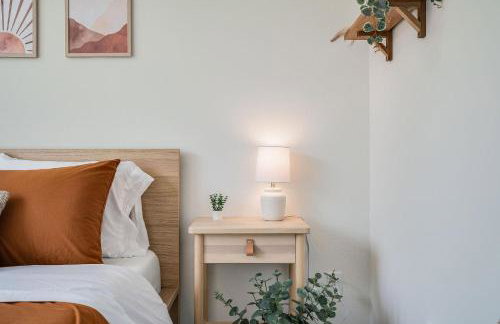 Perch - Urban Reflection 18 - Photo 23