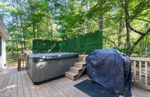 Cozy Retreat w Hot Tub Firepit & Grill near Bryce - Foto 49