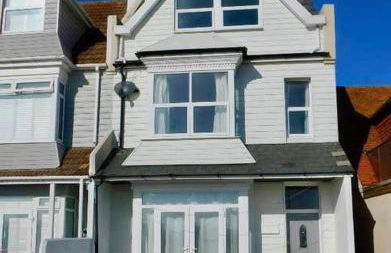 Beautiful 4 Bed Beach House - Foto 1