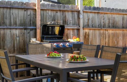 Belmont Shore Getaway with Hot Tub and Firepit - Foto 39