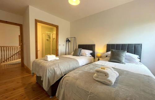 Spectacular 7BR House Hot Tub and Gardens in Gretna - Pass the Keys - Foto 44