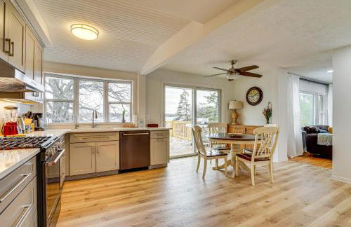 Waterfront Eagle Lake Home with Yard and Deck - Foto 8