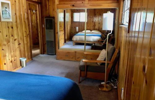 Serene and Magical Cabin w/Barrel Sauna and Fireplace - Foto 24