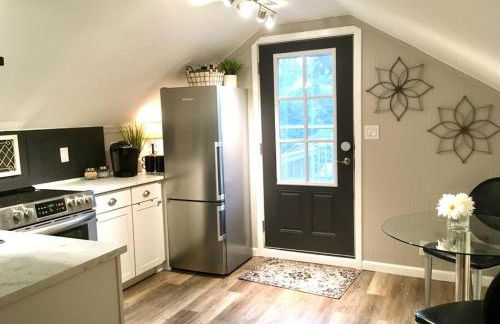 Snug Studio Retreat- Near to Aviation museum and Highway - Foto 3