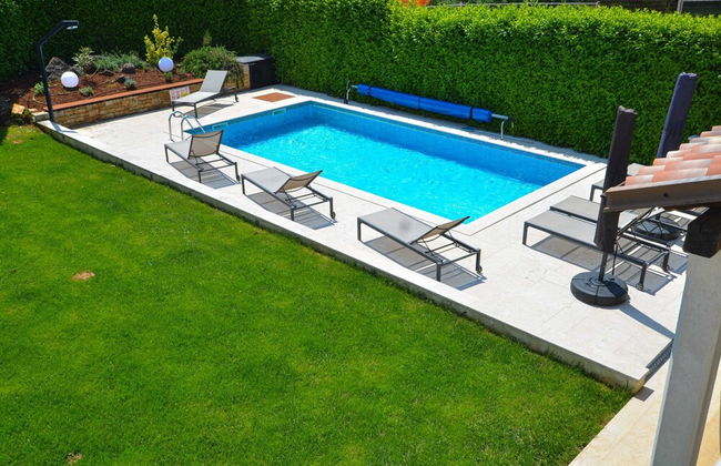 Sophisticated and Chic Villa With Pool - Foto 34