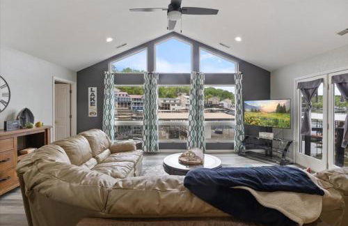 Beautiful Lake Front Home with Private Dock In Lick Branch Cove - Foto 5