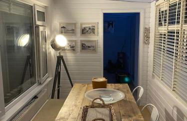 Shoreline hideaway - next to the beach - Foto 11