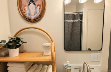 Elegant Linden Hills Home Family-Friendly Walk to Lake - Foto 14