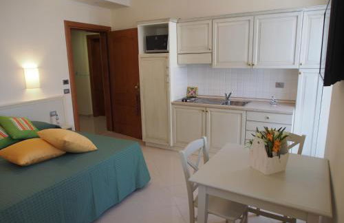 Lido Resort - Photo 26