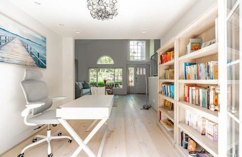 Spacious Central Kirkland Gem with Deck Near Google - Foto 11