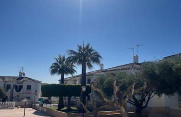 BEAUTIFUL RENOVATED 1 BEDROOM APARTMENT WITH ACCESS TO 4 POOLs - Foto 9