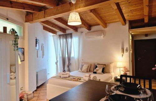 ACasaDiFranci attico con dehor privato, wifi e metro a 4 min da piedi - Foto 1