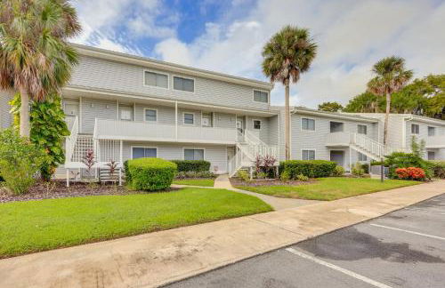 Riverfront Weleka Condo with Dock and Pool Access - Foto 10