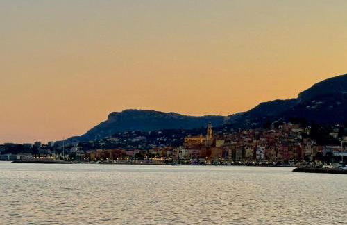 Casa Sud Menton Studio Front de Mer Vue Mer Panoramique Terrasse Parking - Foto 69
