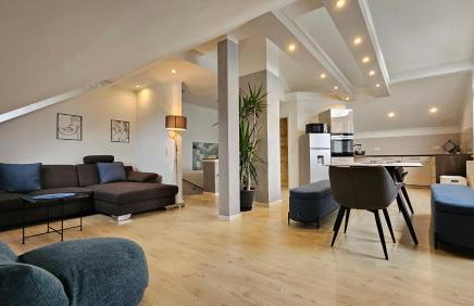 CASA8070 - Exklusive große Maisonette-Wohnung 91 qm für Familien, Gruppen, Geschäftsreisende, inklusive Parkplatz, WLAN, Kaffee und Tee, voll ausgestattet für 1 bis 9 Personen, zentrumsnah an der Autobahn A9 Ingolstadt-Süd - Photo 40