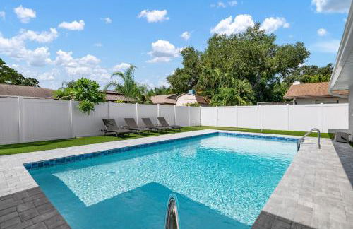 Serenity by the Sea! Cozy pool home with putting green & fire pit! - Foto 21