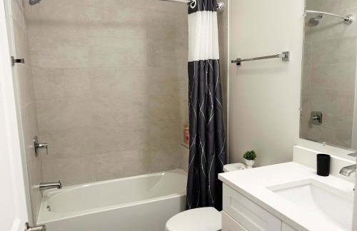 Warrenville Retreat 4BR 3 Bath Townhouse - WV2 - Foto 16