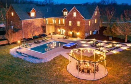 Heated Pool, Hot Tub, Mini Golf, Theater-Sleeps 28 - Foto 2