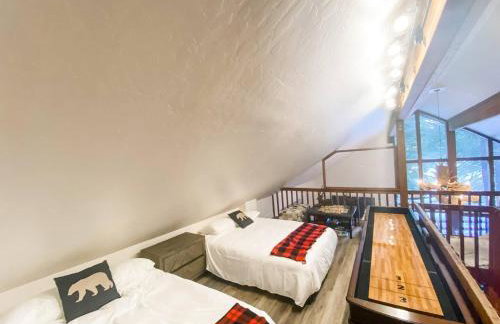 Modern Mtn Cabin Lake, Trails, Dining Sleeps 12 - Foto 25