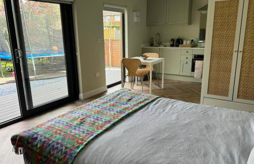 Gorgeous studio! - Photo 10