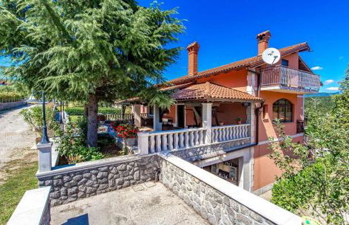 3 Bedroom Amazing Home In Jurdani - Photo 16