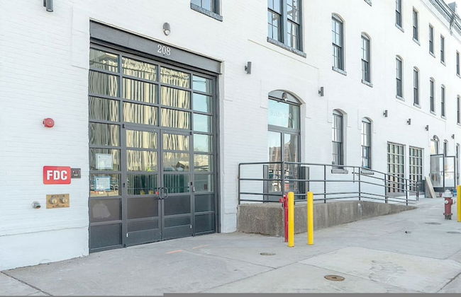 The Speakeasy Downtown Newport News - Foto 17