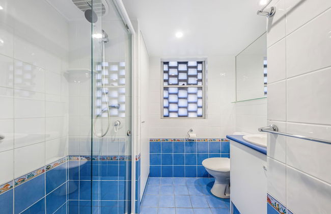 Elouera Tower Beachfront Apartments - Photo 43