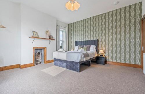 #111 New Farm with hot tub and Sauna - Sleeps 18 - Near Elmore Park - " Perfect for Contractors and Families - Parking space for 10 cars" - Foto 14