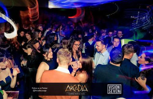 Designer 2 Bed Luxury Apartament with Private Garden in London - Foto 38