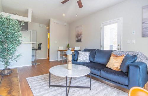 Boulevard Stays Quiet 1BR King Suite Pool Gym Parking 01 - Foto 9