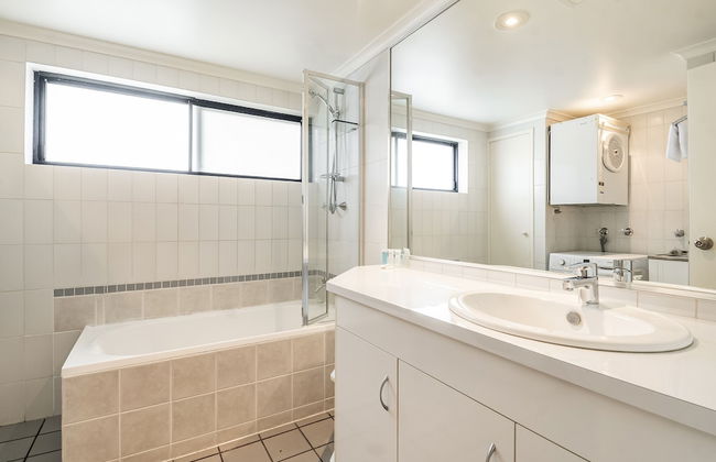 Cape Apartments - Photo 18